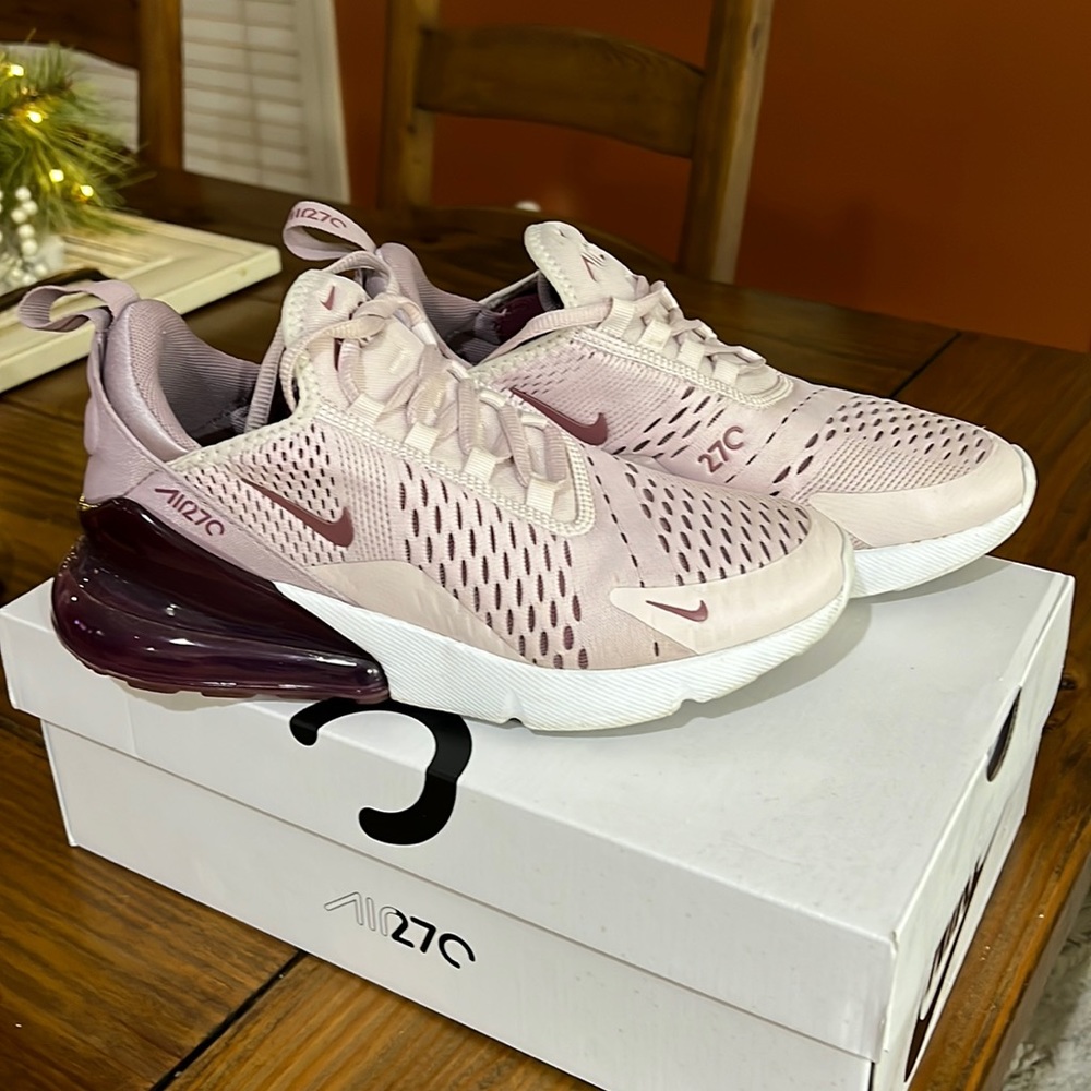 Gently worn Nike Air Max 270!